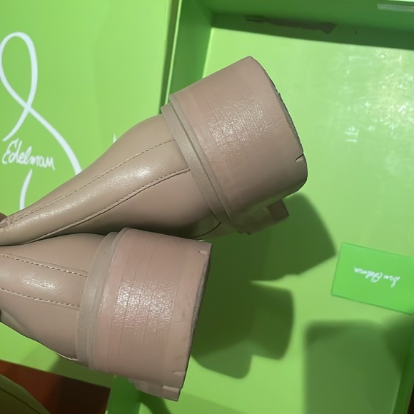 Boots - Picture 3 of 5